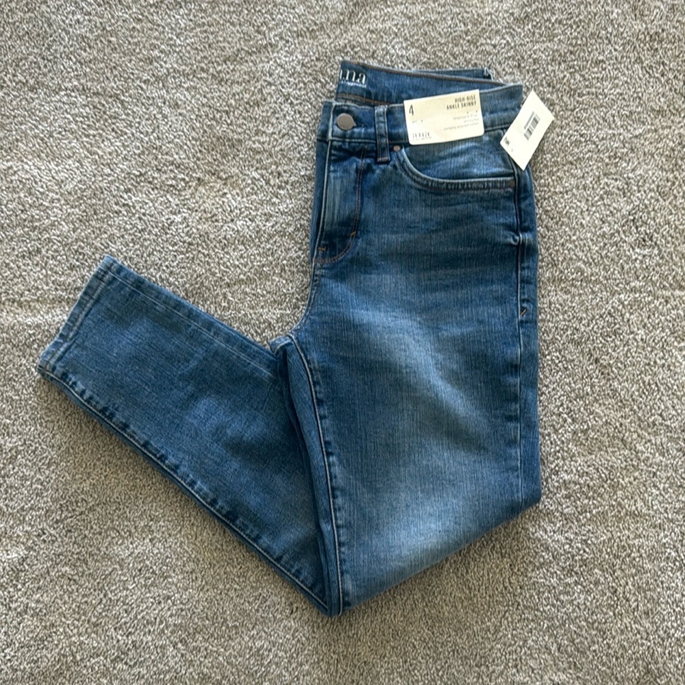 Ana High Rise Ankle Skinny